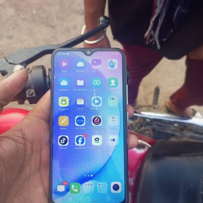 Vivo Y17