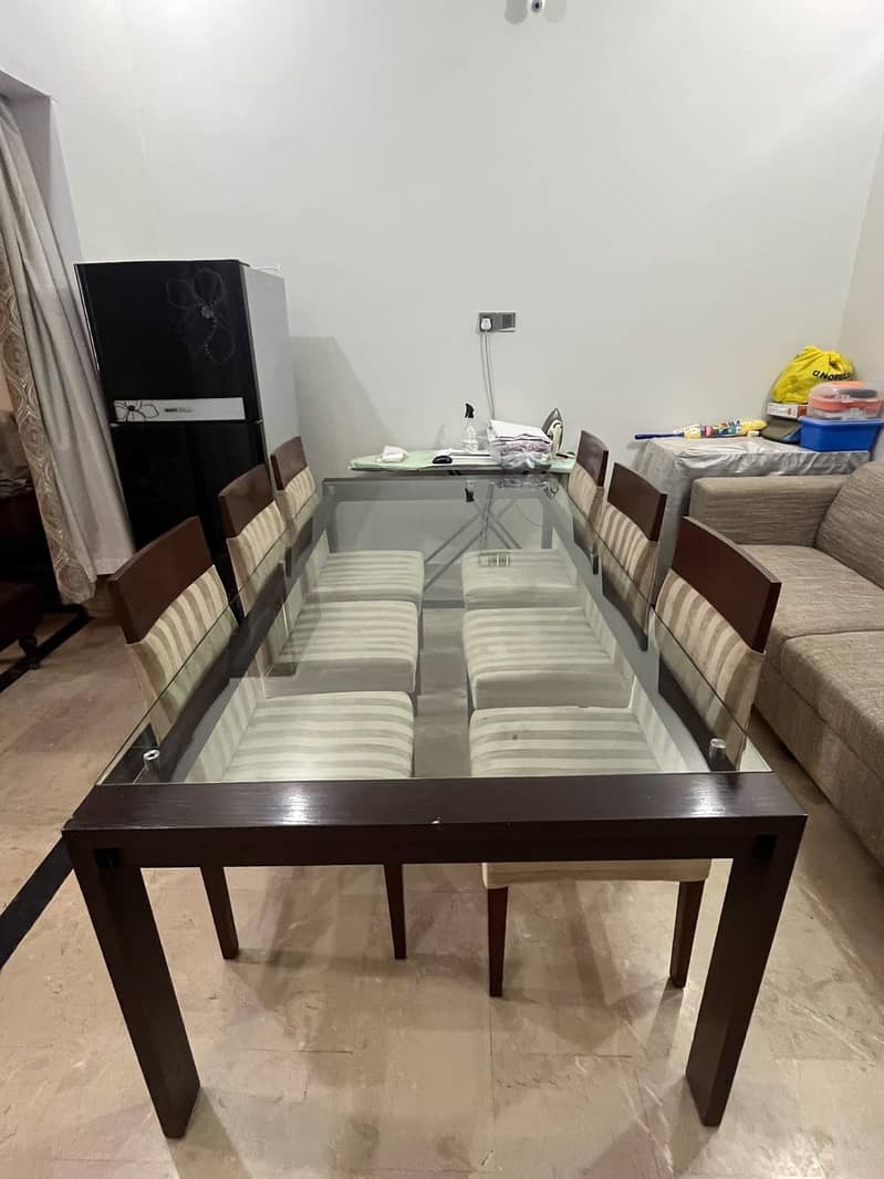 habit dining table 1