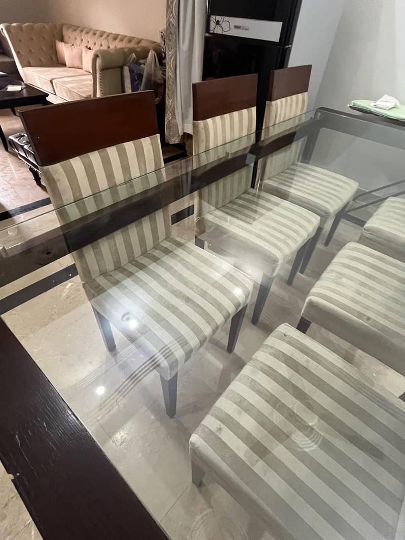 habit dining table 3