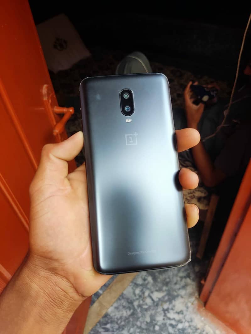 One Plus 6T 5