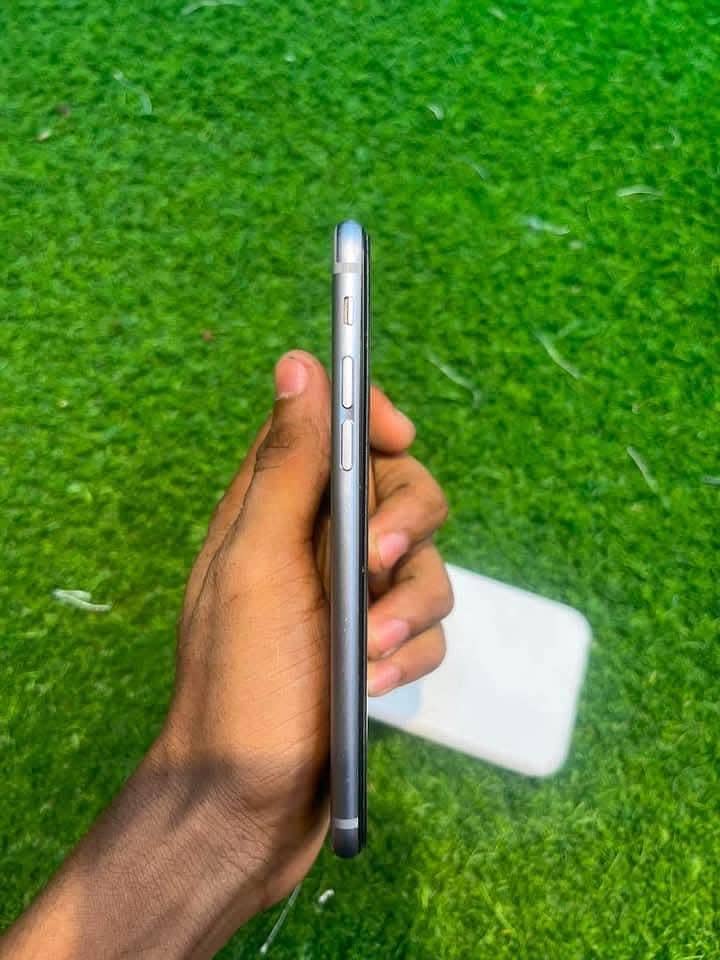 Apple iPhone 6S Plus 2