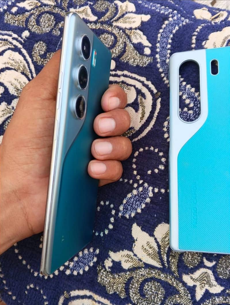 Tecno CAMON 40 Pro 2