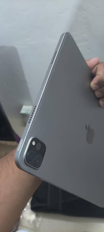 iPad pro m2 11 inch with box charger