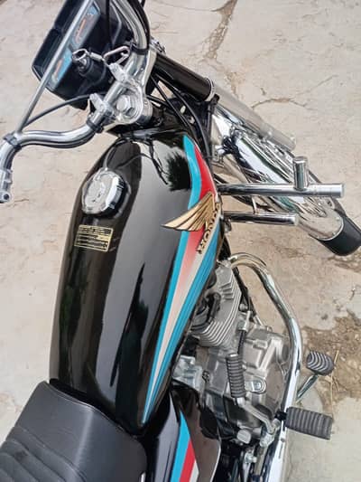 Honda 125 2003 model restore in genuine new parts engine 100% tyre 90