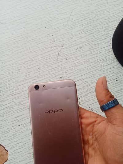 OPPO F1s