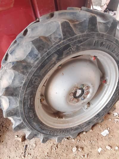 میسی 240 بہترین حالت میں           Tractor Messy 240
