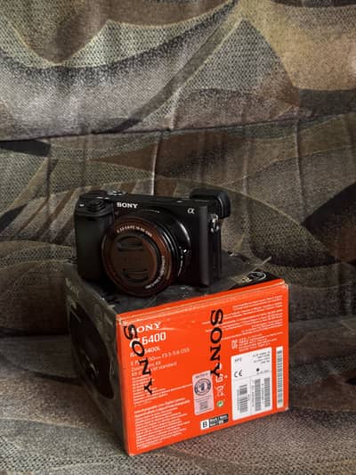 Sony A6400 with 16-50 like new