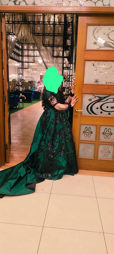 Beautiful long trail design Maxi 