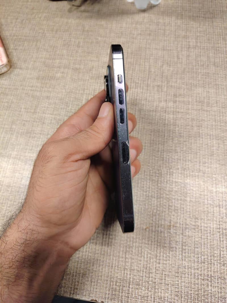 Apple iPhone 14 Pro 1