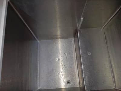 single tub heiar d freezer only 3 days used look like neww