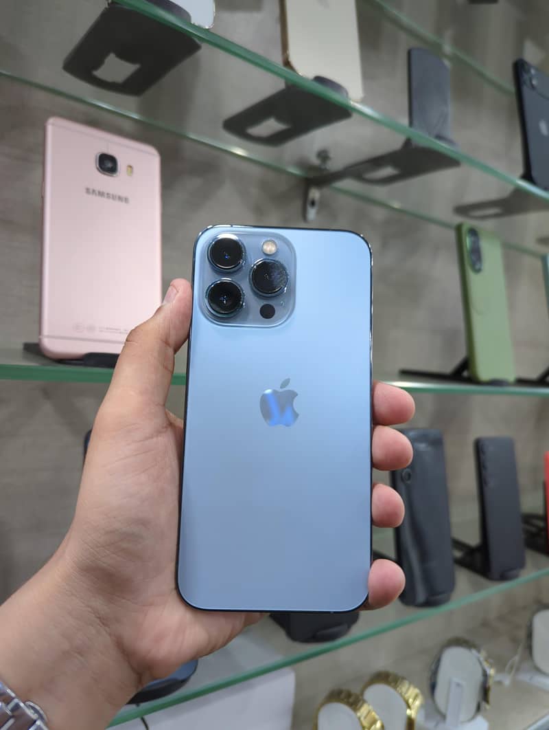 Apple iPhone 13 Pro 0