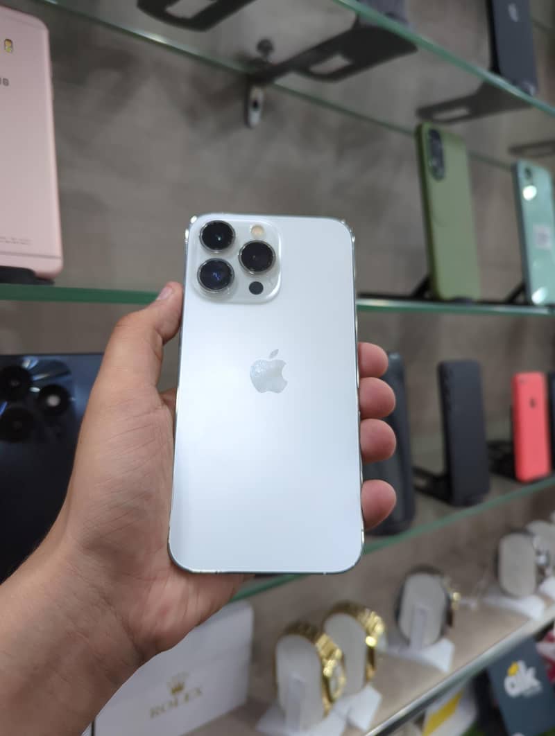 Apple iPhone 13 Pro 1