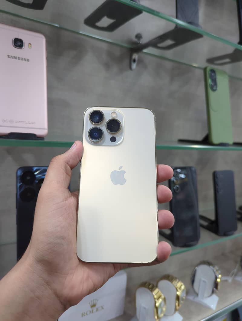 Apple iPhone 13 Pro 2