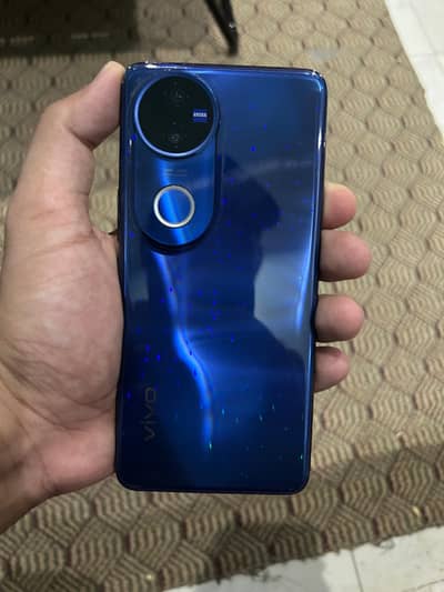 Vivo V50