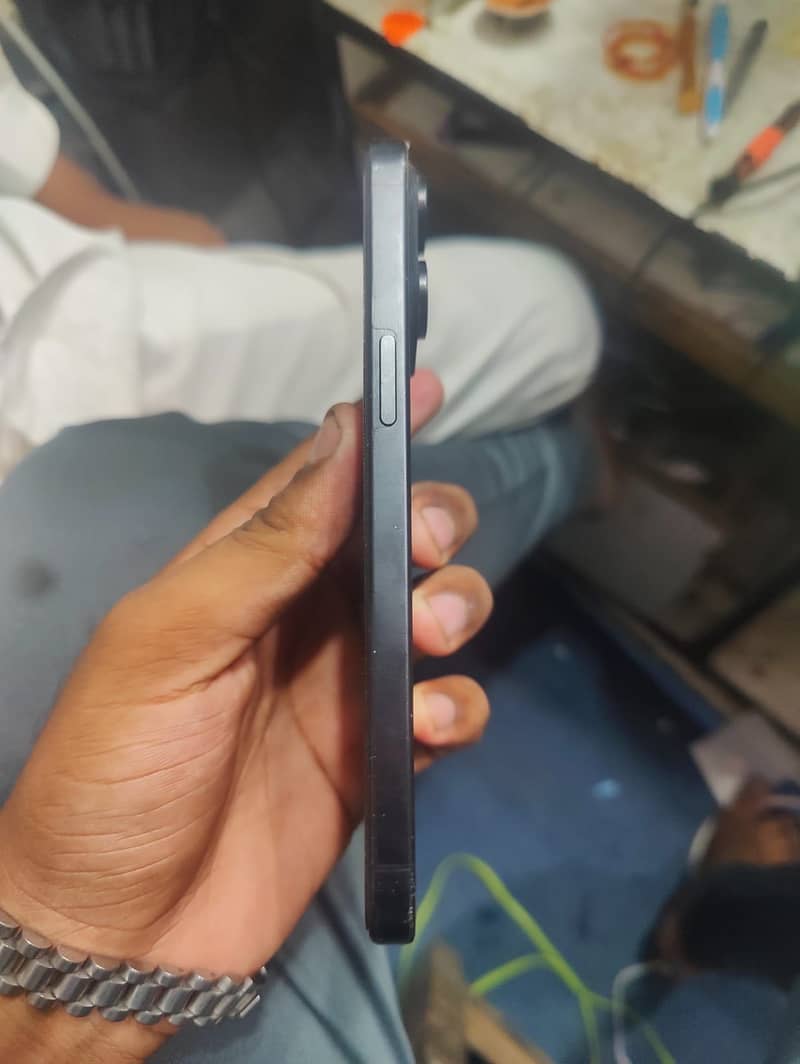 iPhone 15 pro max 5
