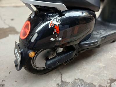 evee nisa only 3900 km use
