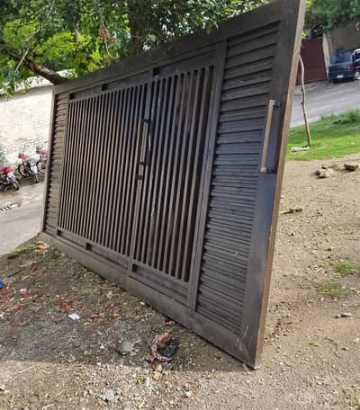 Iron gate
