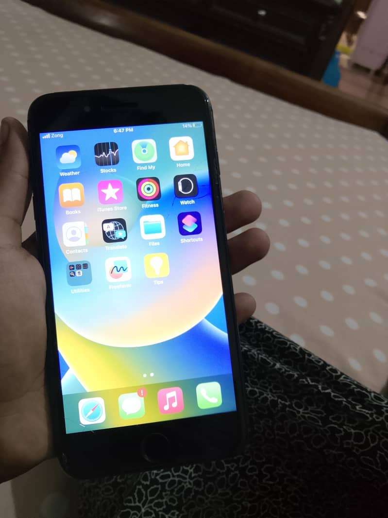 Apple iPhone 8 Plus 0