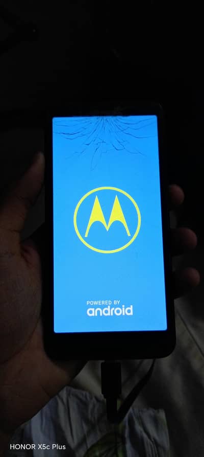 moto e6  android 9 2/16Gb pta approved