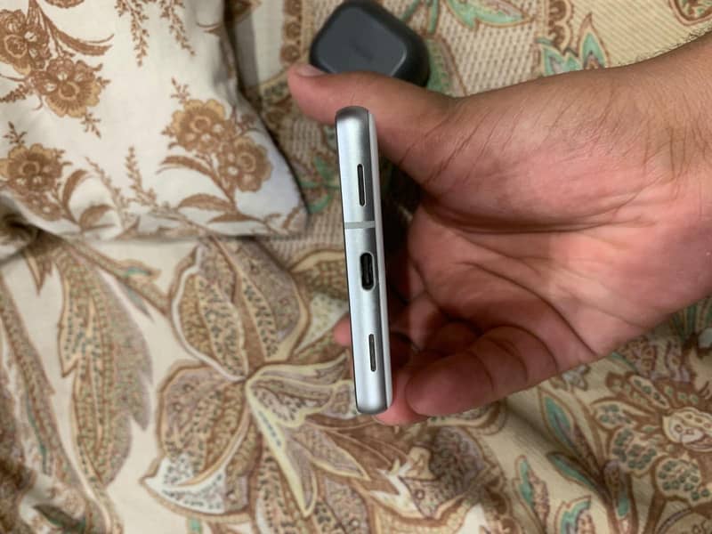 Google Pixel 7a 4
