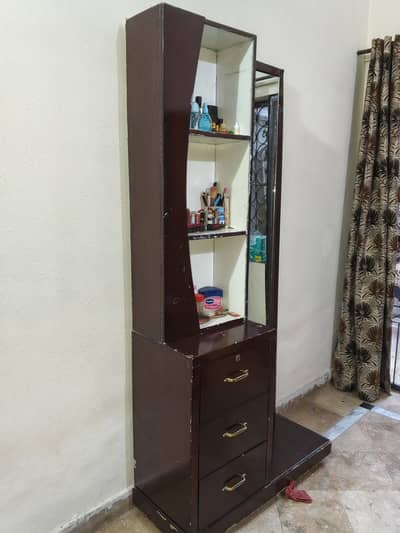 dressing table