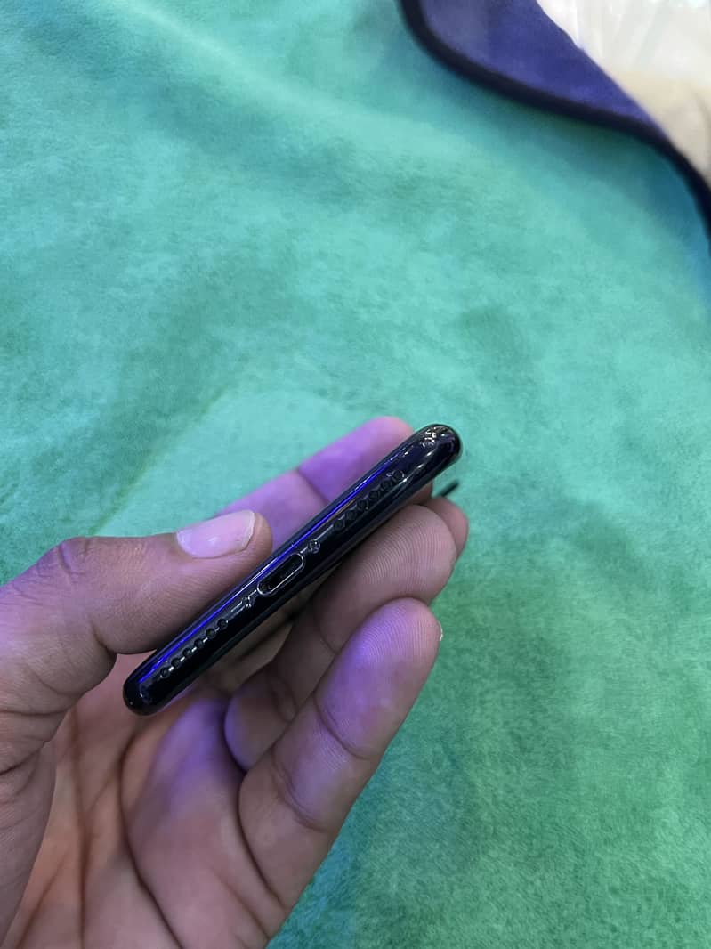 iPhone 7 3