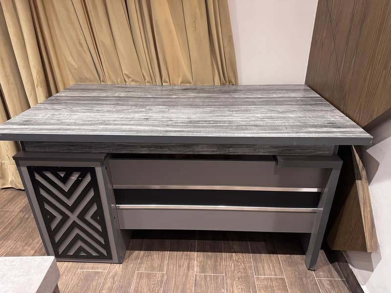 office side table 1