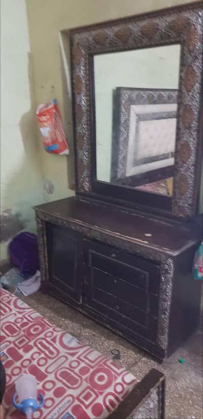 showcase  dressing table