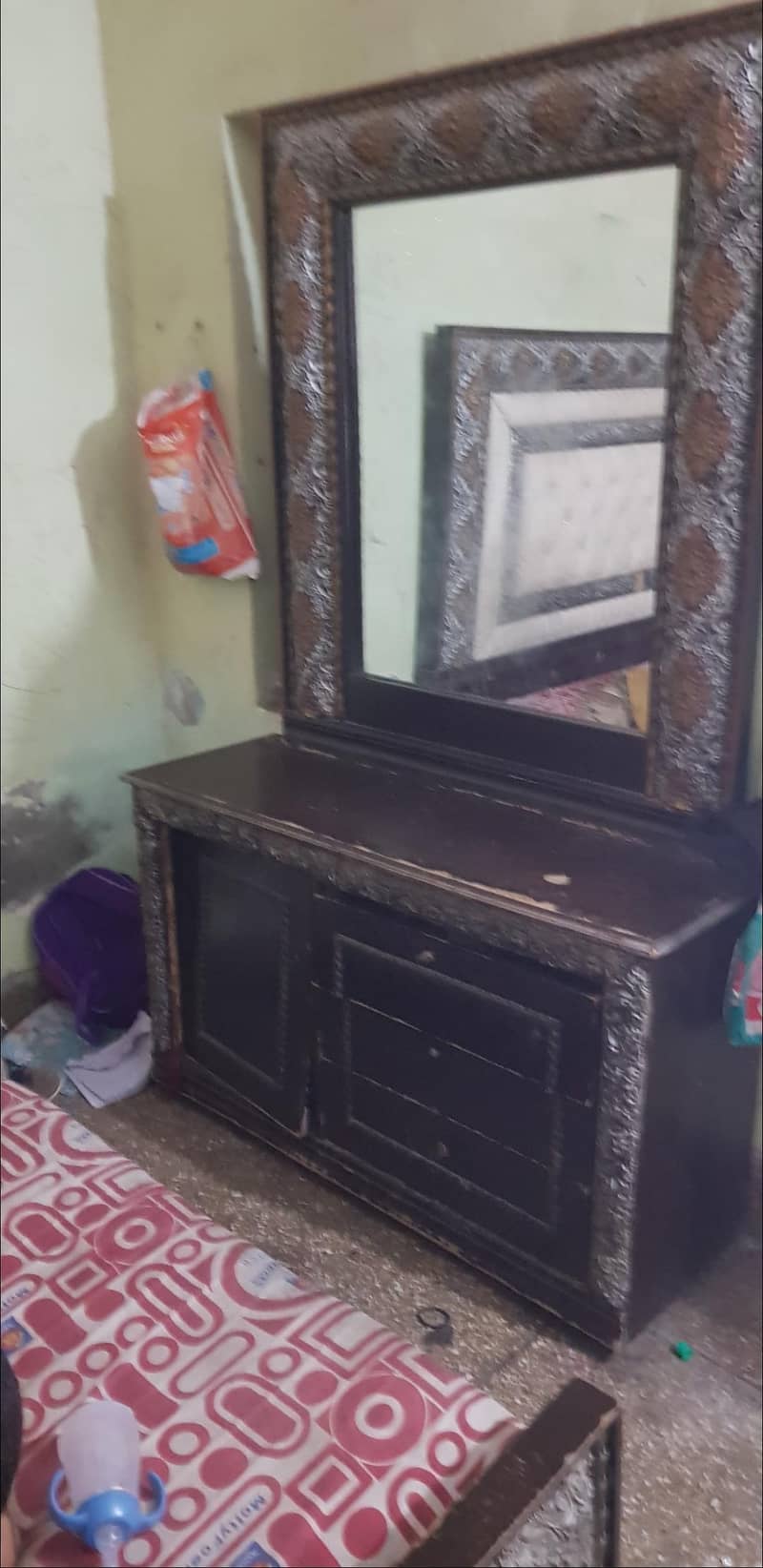 showcase  dressing table 0