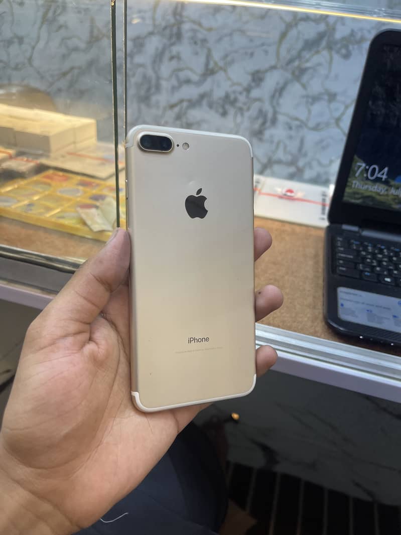 Apple iPhone 7 Plus 1