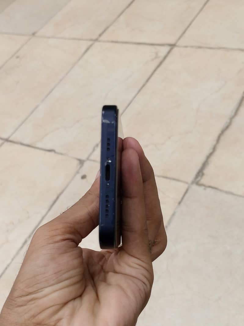 iPhone 3