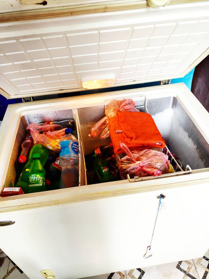 Refrigerator 0