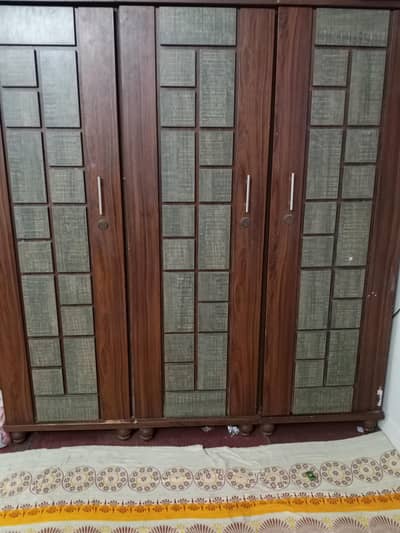 almari sale urgant good condition