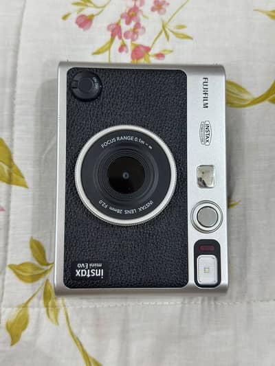 Selling Fujifilm Instax Mini Evo Digital