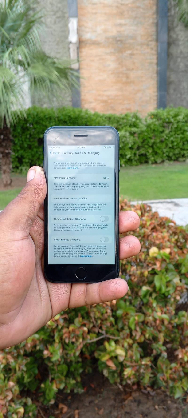 Apple iPhone SE 3rd generation 6