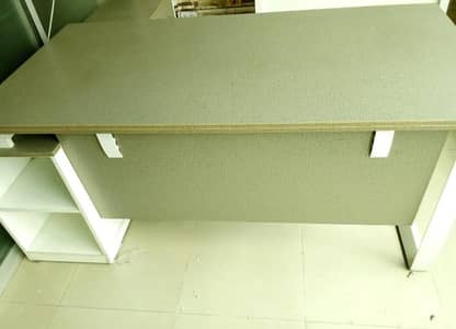 table visitor chairs