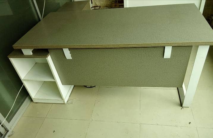 table visitor chairs 1