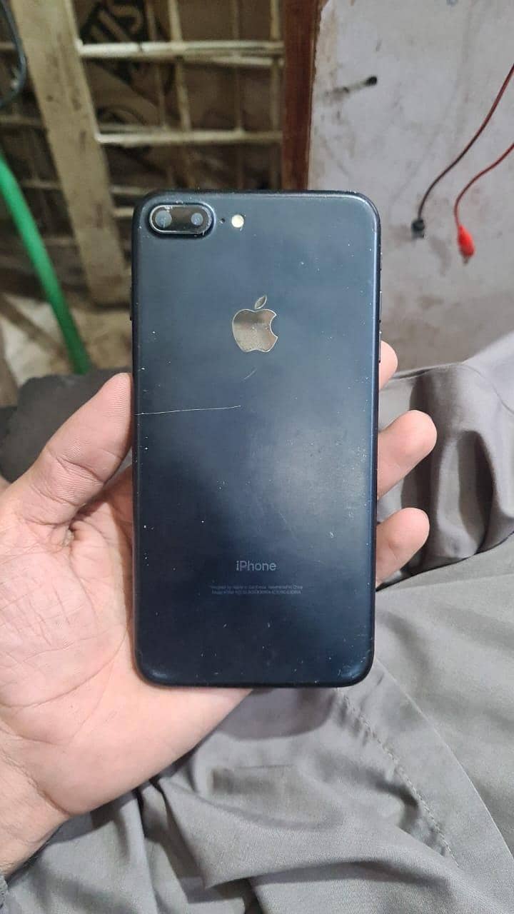 Apple iPhone 7 Plus 1