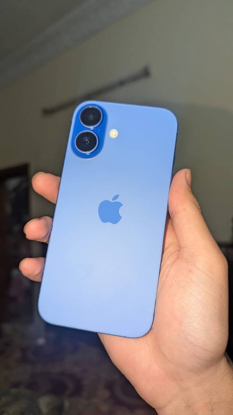 Apple iPhone 16 2