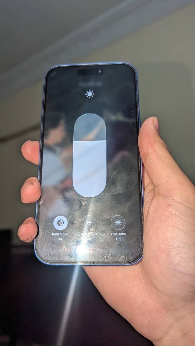 Apple iPhone 16 6