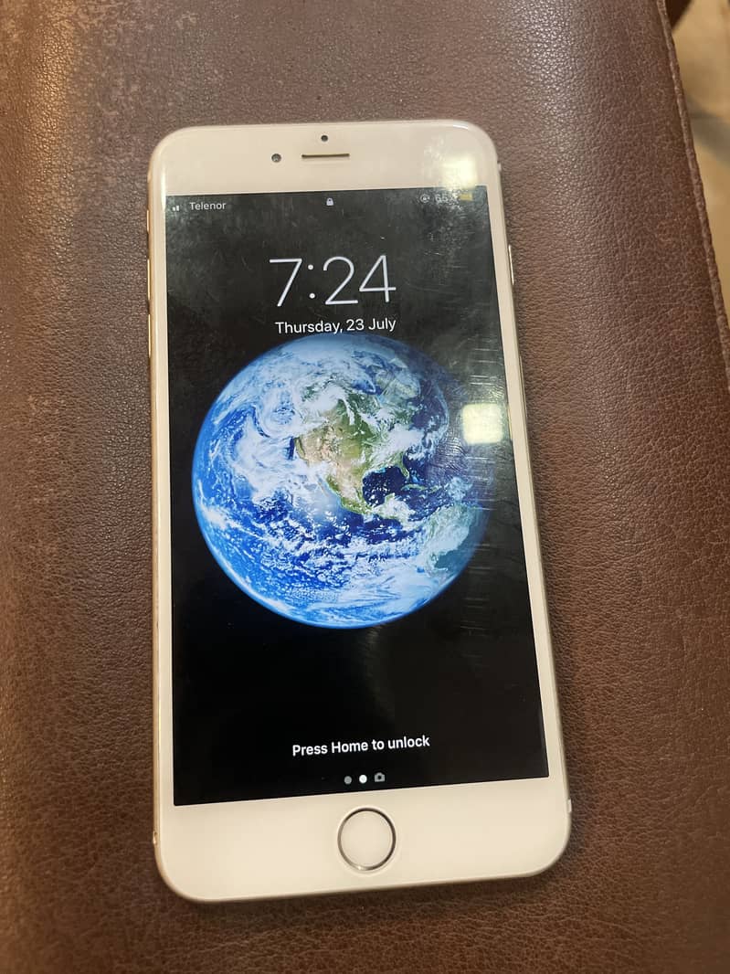 Apple iPhone 6 Plus 0