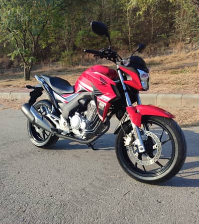 Honda cb 250f twister red