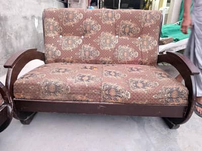 7 Seater Sofa Set | Seats Need Repairing