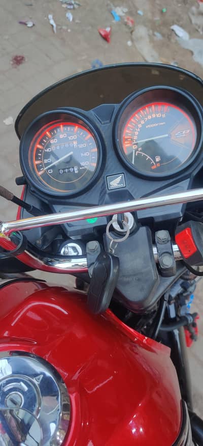Honda CB 125F 2025