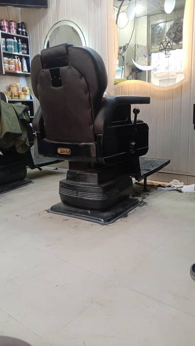 full saiz saloon chair have wait full saiz 5 chairs