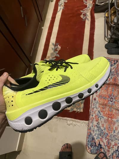 NIKE NEON GLOW IN THE DARK