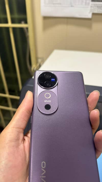 Vivo V40