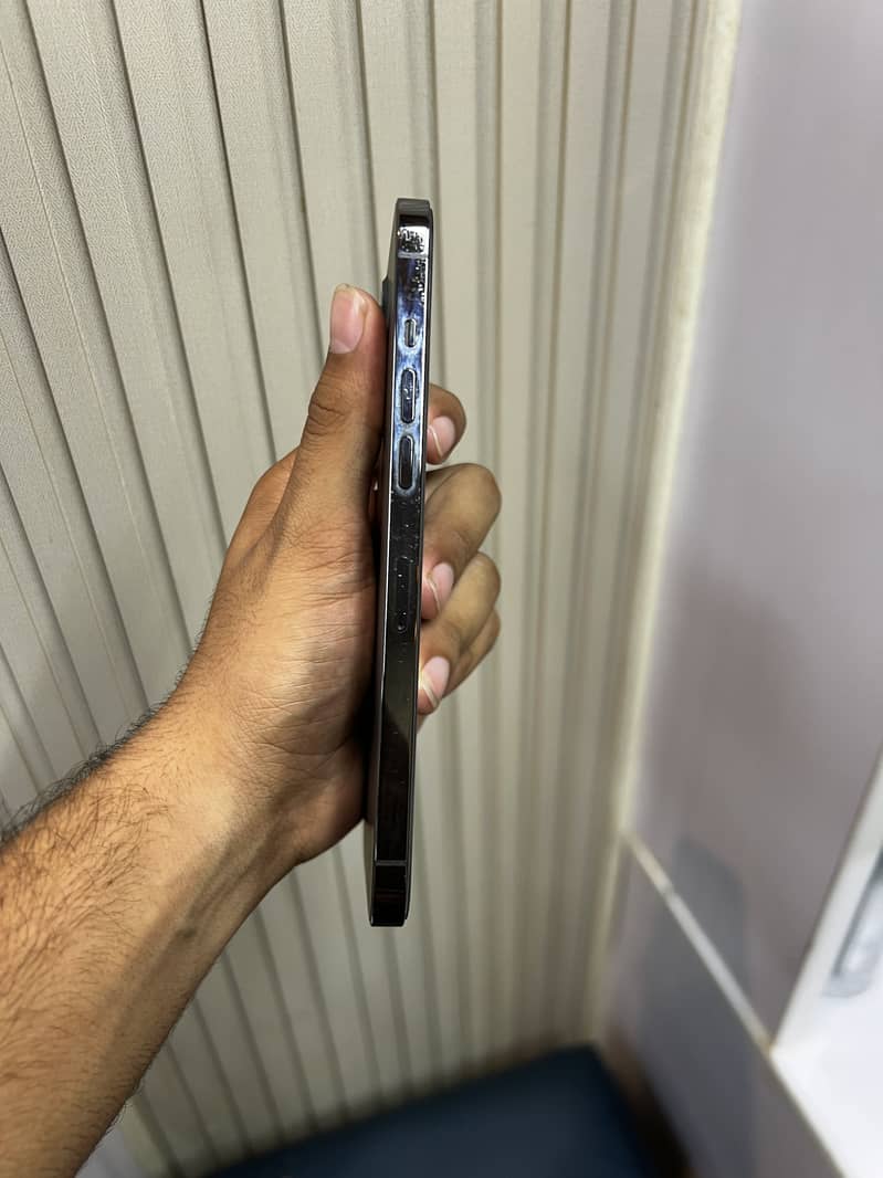 Iphone 12 pro max 2