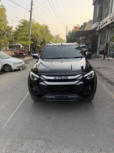 Isuzu D-Max V-Cross 2025