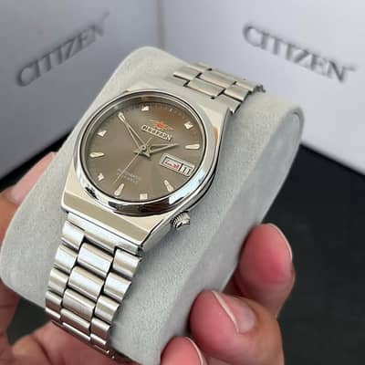 Deals in vintage and rare time pieces